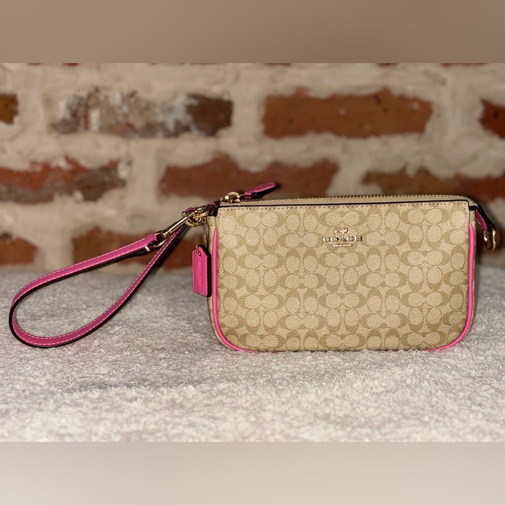 Coach Nolita 19 Small Purse/Wristlet